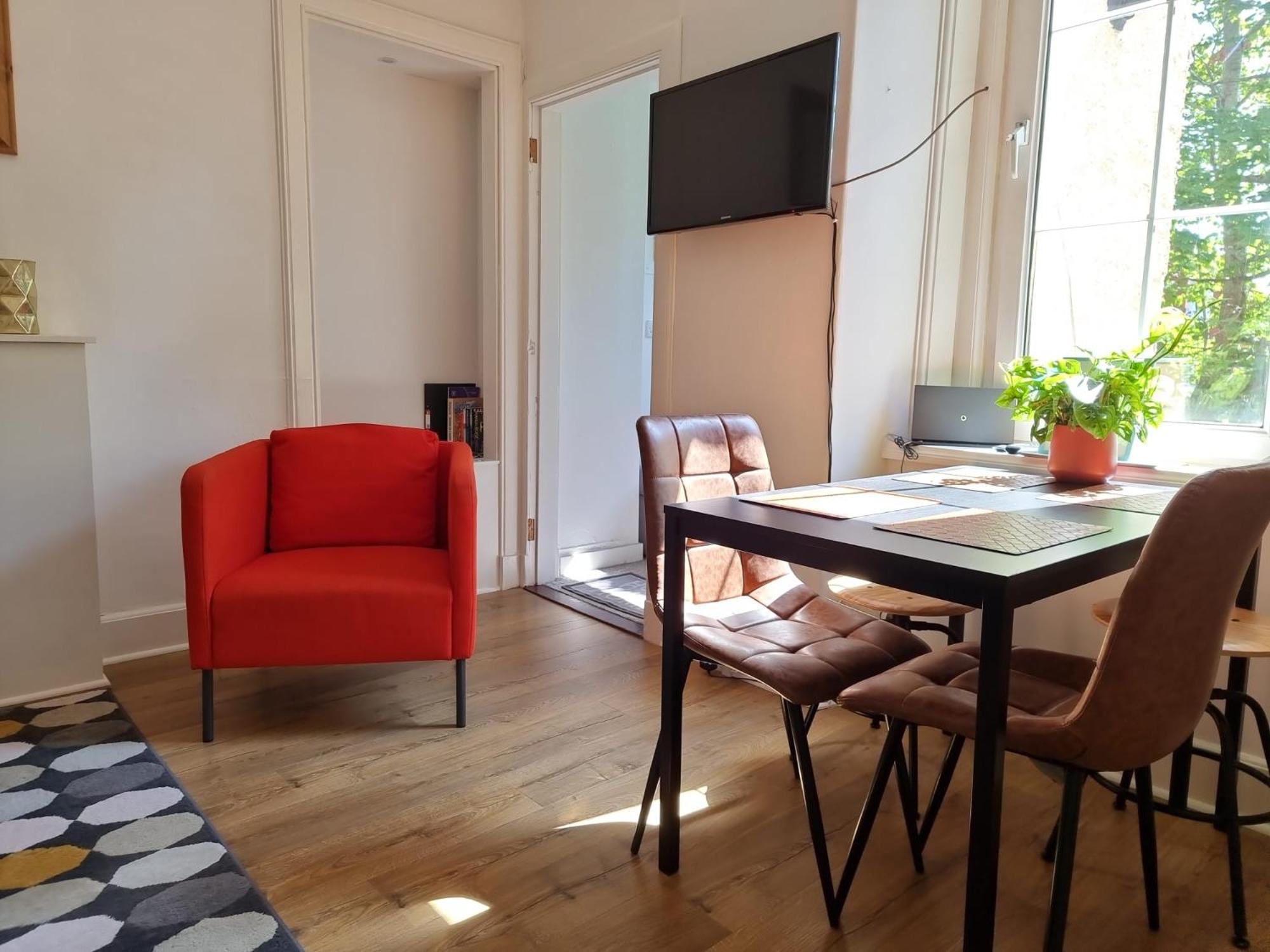 Charming Victorian Apartment, Close To Centre Инвернесс Экстерьер фото